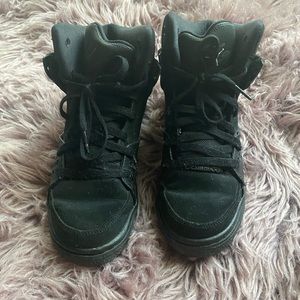 Jordan Flights., black